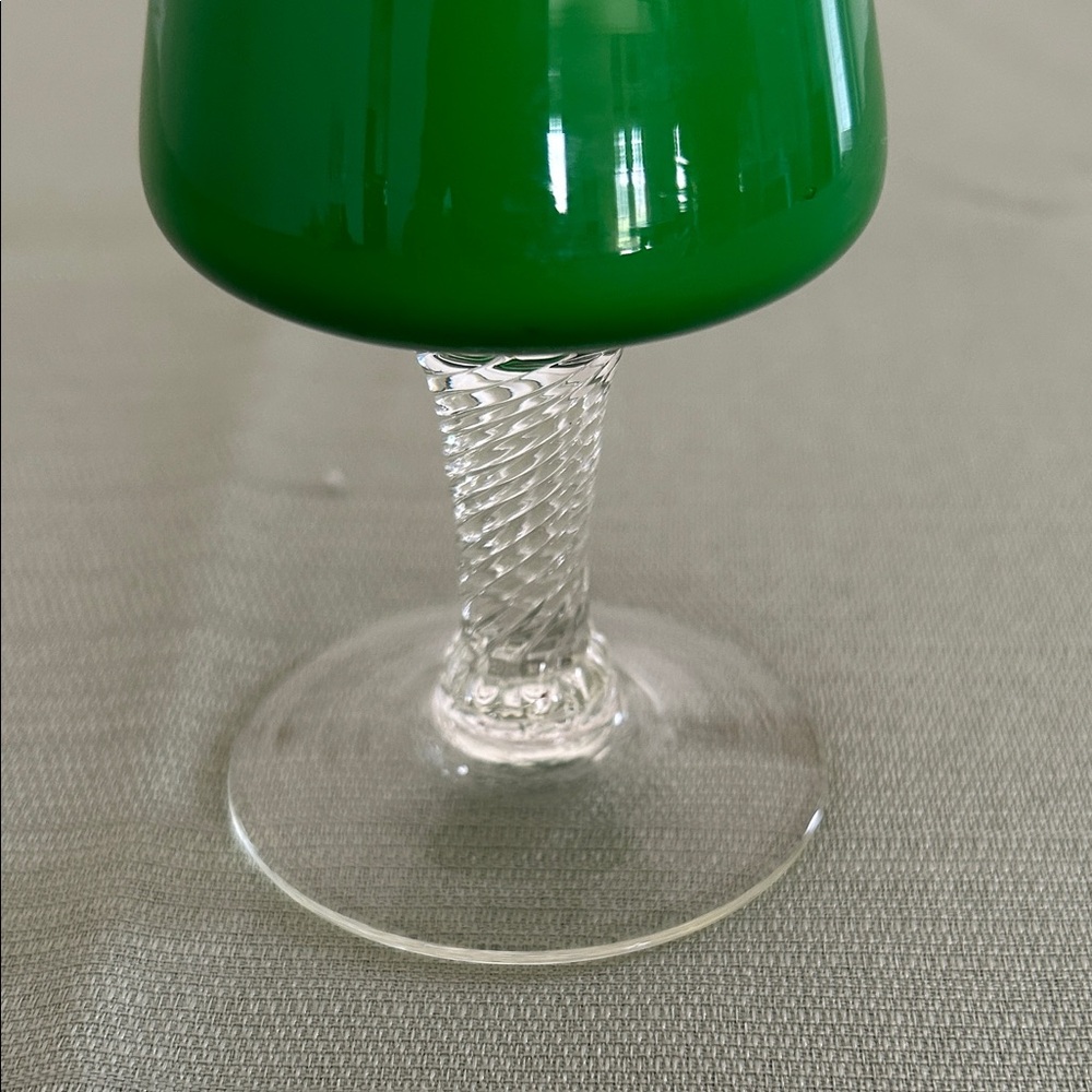 Vintage Green Glass Fluted Vase with swirl base 1960-70. H 10 in Dia 2.5 in - Picture 4 of 6